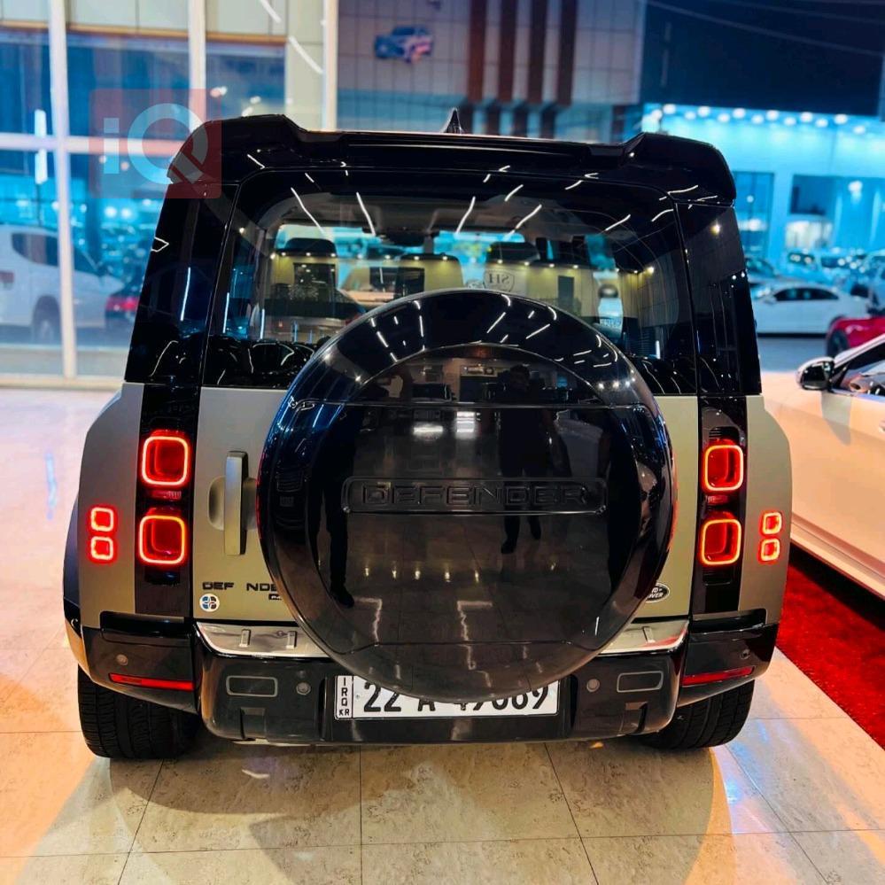 Land Rover Defender